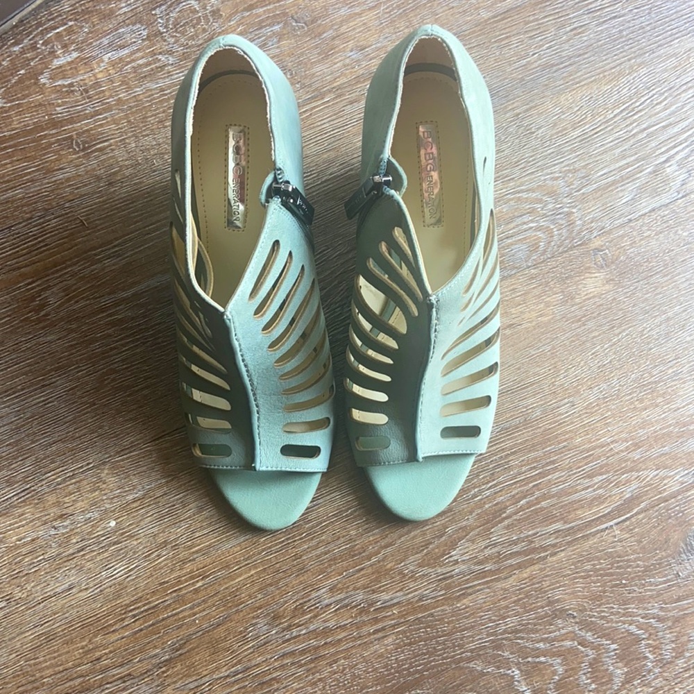 BCBG 3.5 heel wedges